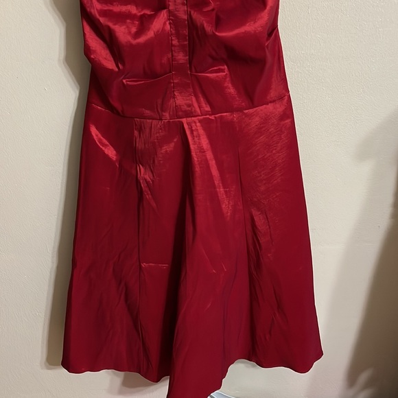 Xscape Red Gown - Picture 3 of 13